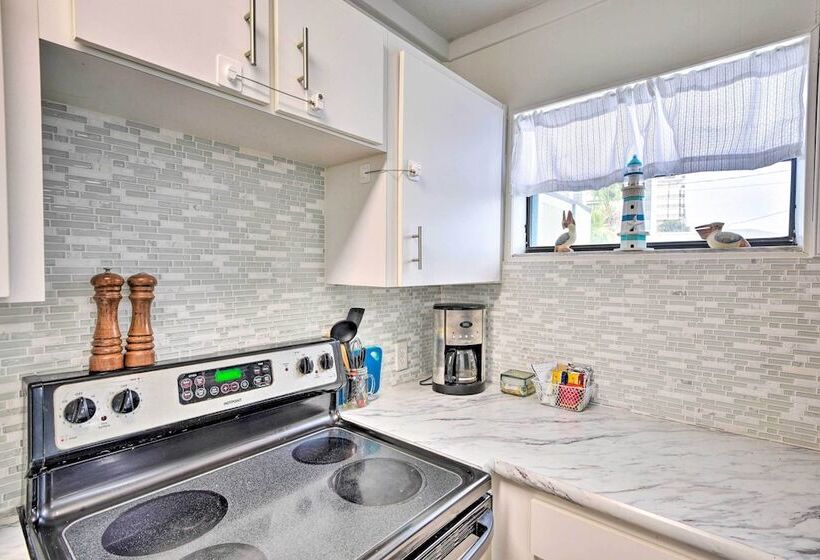 Ormond Beach Retreat W/ Deck Steps To Ocean!