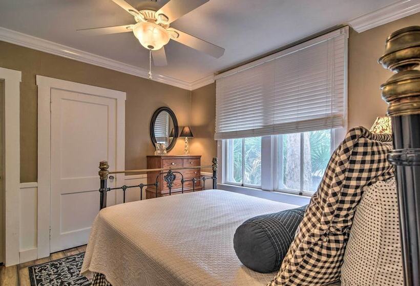 Beachfront Indian Rocks Escape W/ Ocean View Deck!