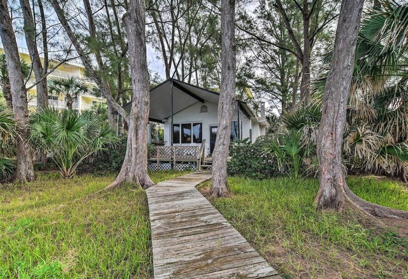 Beachfront Indian Rocks Escape W/ Ocean View Deck!