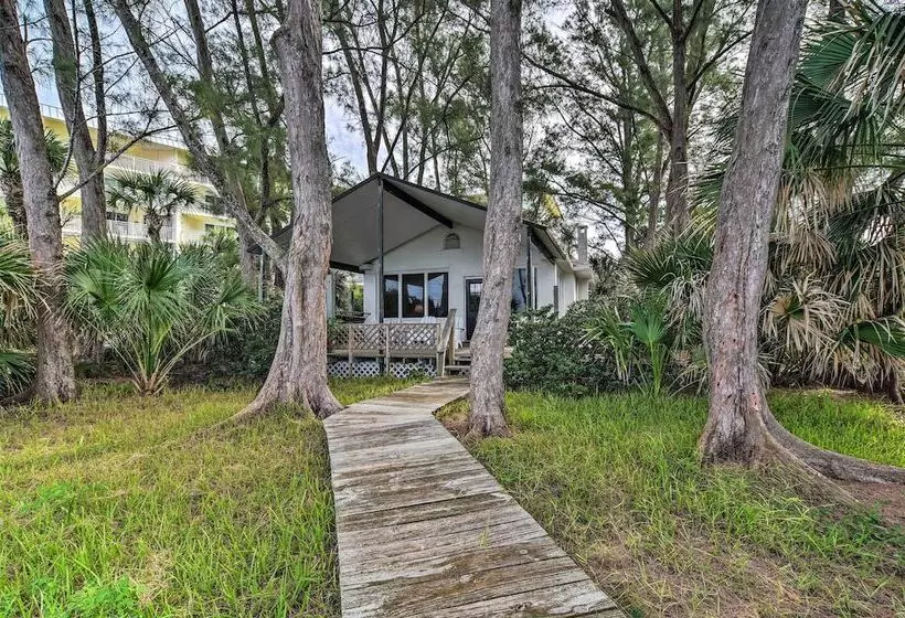 Beachfront Indian Rocks Escape W/ Ocean View Deck!
