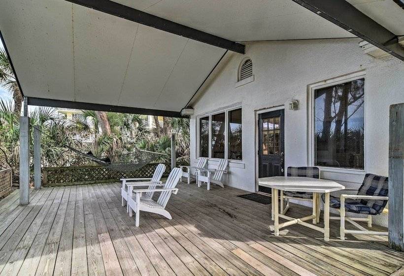 Beachfront Indian Rocks Escape W/ Ocean View Deck!