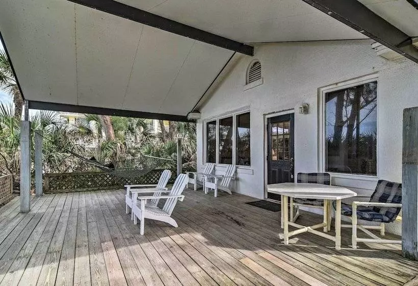 Beachfront Indian Rocks Escape W/ Ocean View Deck!