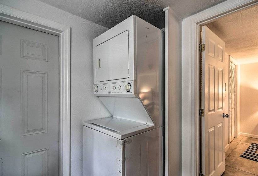 Beachfront Indian Rocks Escape W/ Ocean View Deck!