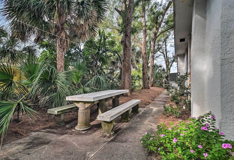 Beachfront Indian Rocks Escape W/ Ocean View Deck!