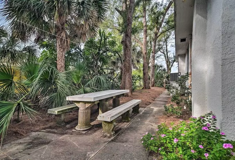 Beachfront Indian Rocks Escape W/ Ocean View Deck!