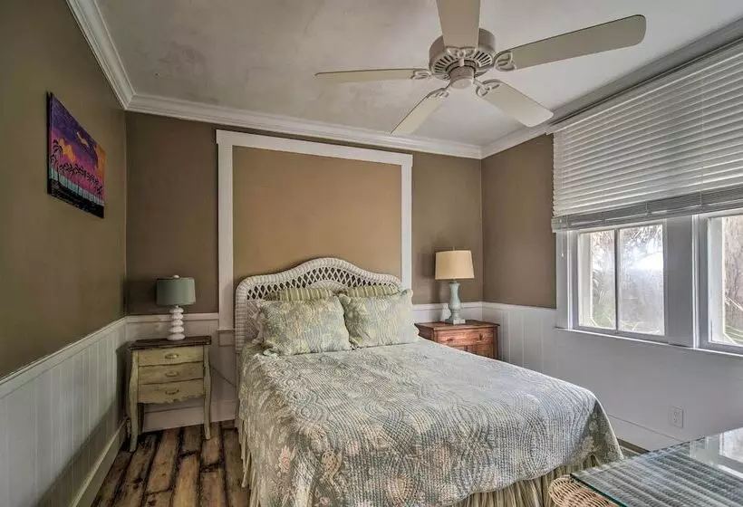 Beachfront Indian Rocks Escape W/ Ocean View Deck!