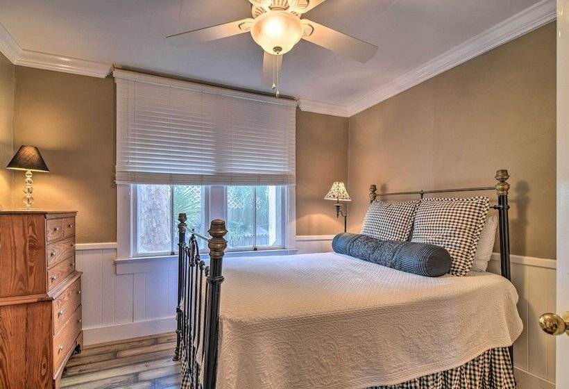 Beachfront Indian Rocks Escape W/ Ocean View Deck!