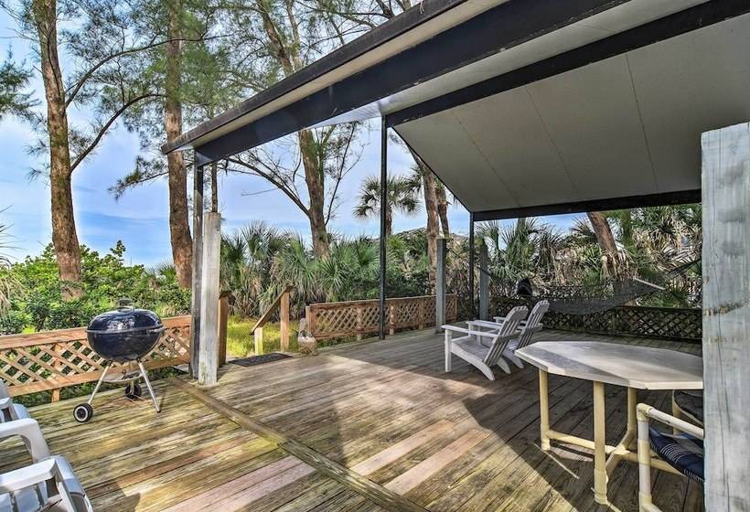 Beachfront Indian Rocks Escape W/ Ocean View Deck!
