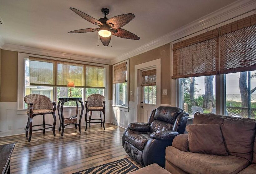 Beachfront Indian Rocks Escape W/ Ocean View Deck!