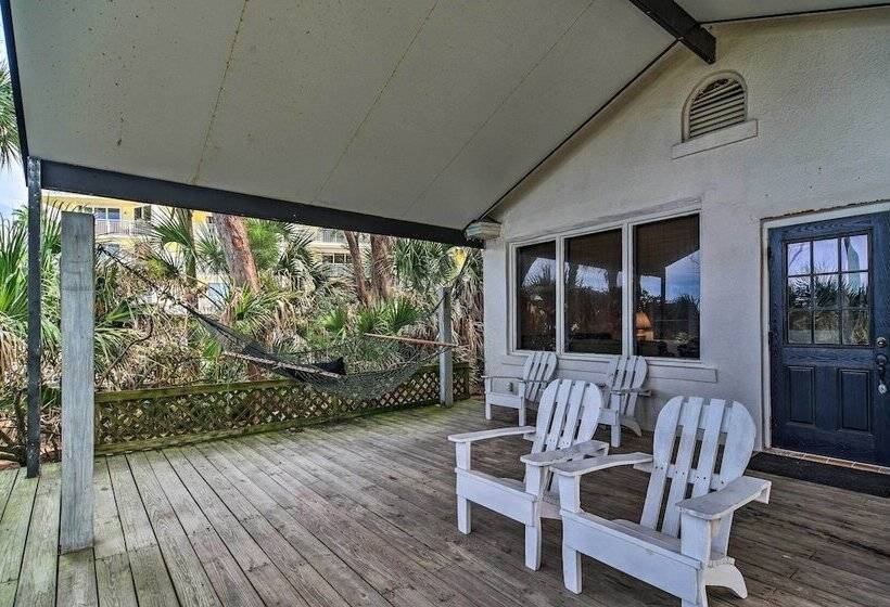 Beachfront Indian Rocks Escape W/ Ocean View Deck!