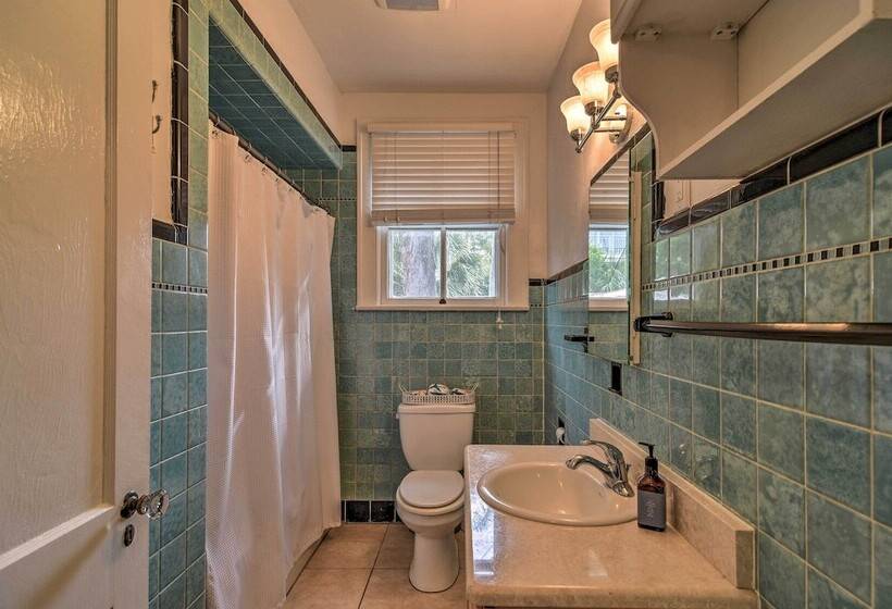 Beachfront Indian Rocks Escape W/ Ocean View Deck!