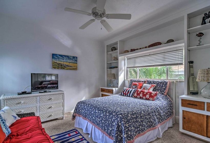 Beachfront Indian Rocks Escape W/ Ocean View Deck!