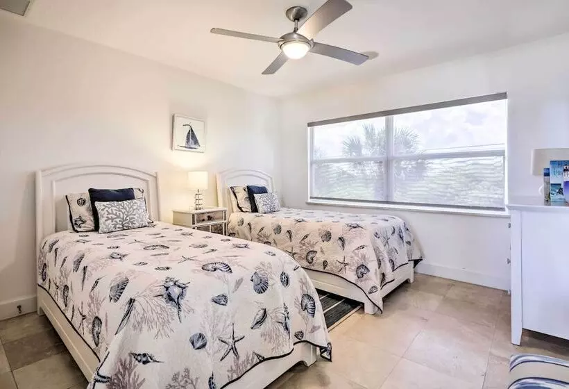 Coastal Retreat W/ Deck & Ponte Vedra Beach Access