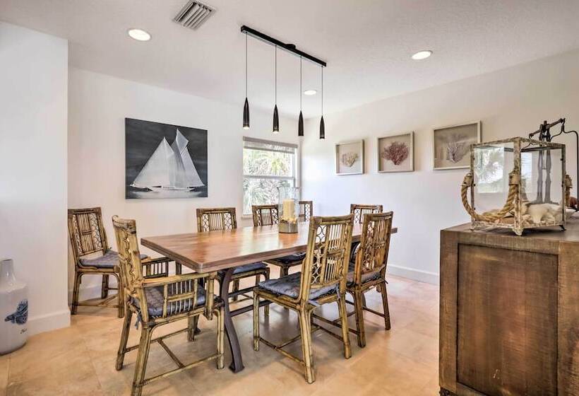 Coastal Retreat W/ Deck & Ponte Vedra Beach Access