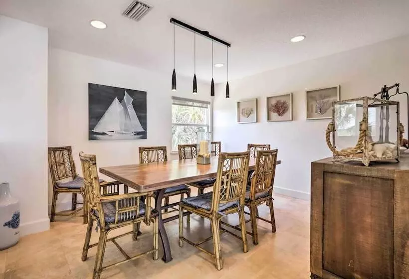 Coastal Retreat W/ Deck & Ponte Vedra Beach Access