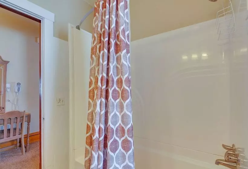 Beautiful Historic Home Near Bryce Canyon!