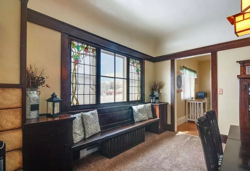 Beautiful Historic Home Near Bryce Canyon!