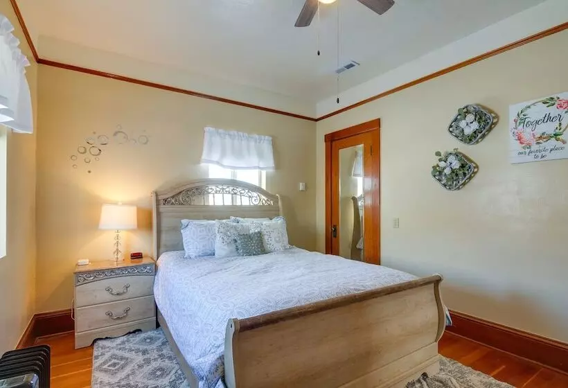 Beautiful Historic Home Near Bryce Canyon!