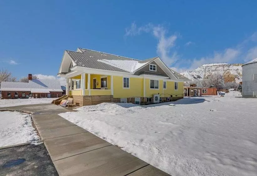 Beautiful Historic Home Near Bryce Canyon!