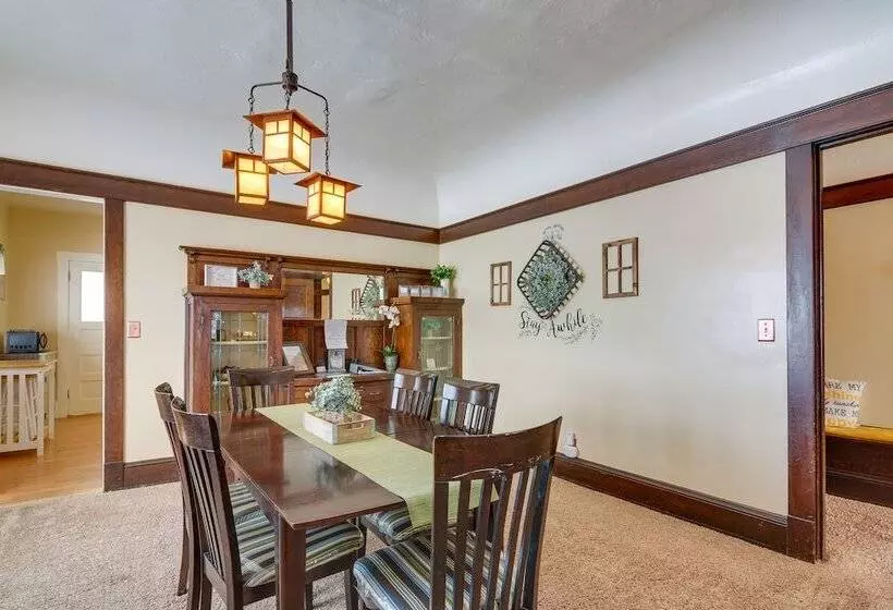 Beautiful Historic Home Near Bryce Canyon!