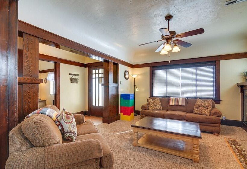 Beautiful Historic Home Near Bryce Canyon!