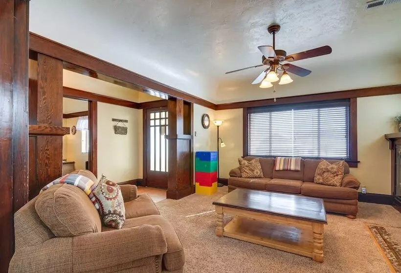 Beautiful Historic Home Near Bryce Canyon!