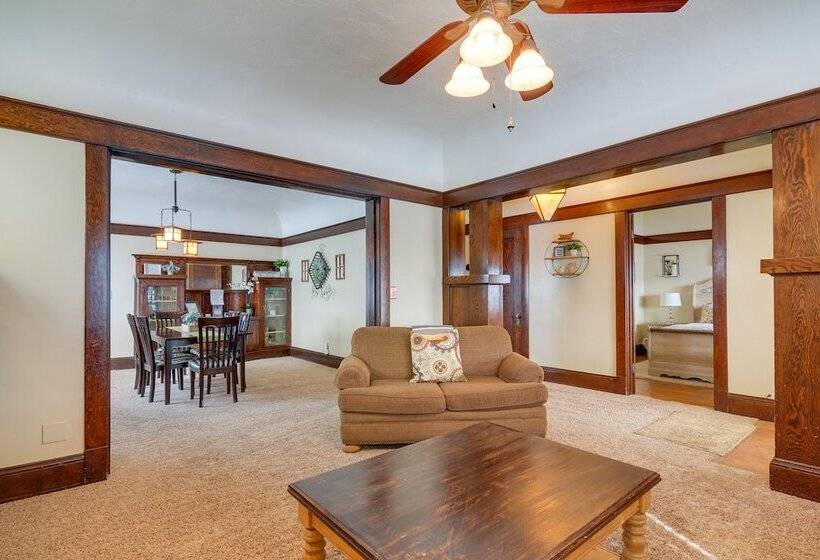 Beautiful Historic Home Near Bryce Canyon!