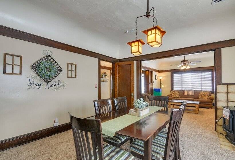 Beautiful Historic Home Near Bryce Canyon!