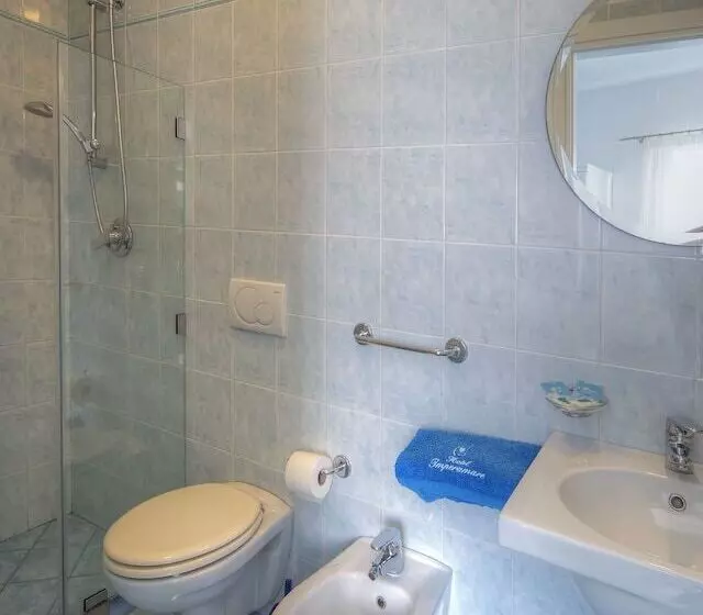 Room In B&b   Ischia Forio Above The Poseidon Gardens, 3 People N5472
