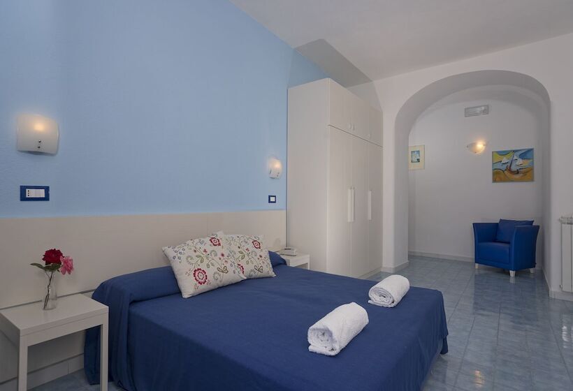 Room In B&b   Ischia Forio Above The Poseidon Gardens, 3 People N5472