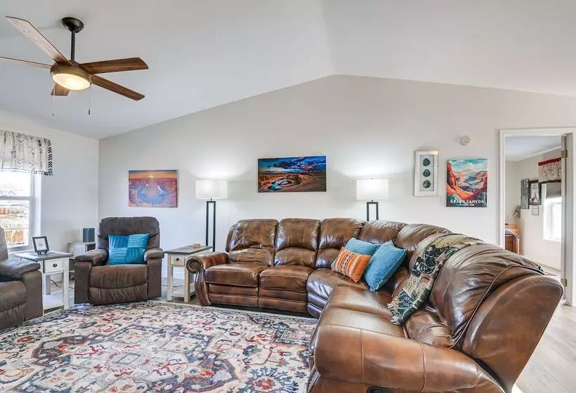 Big Water Home W/ Deck ~ 13 Mi To Lake Powell!