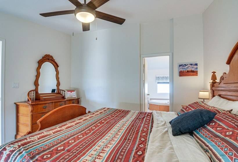 Big Water Home W/ Deck ~ 13 Mi To Lake Powell!