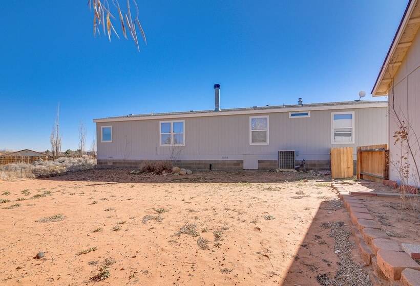 Big Water Home W/ Deck ~ 13 Mi To Lake Powell!