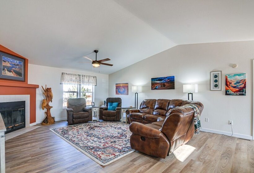 Big Water Home W/ Deck ~ 13 Mi To Lake Powell!