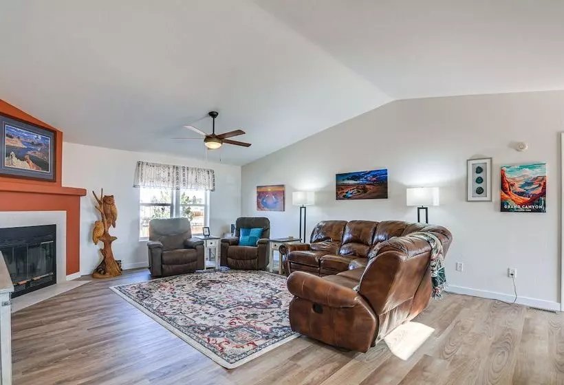 Big Water Home W/ Deck ~ 13 Mi To Lake Powell!