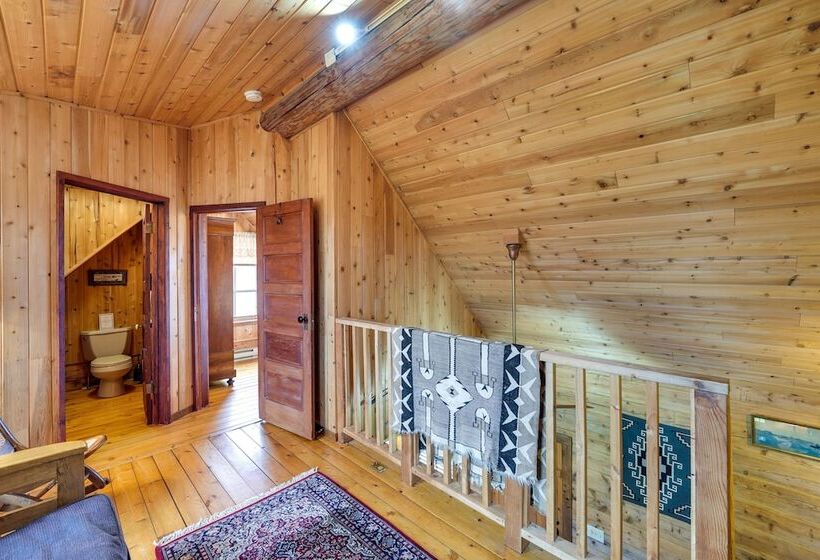 Private Hot Tub: Blue Sky Cabin In Sequim