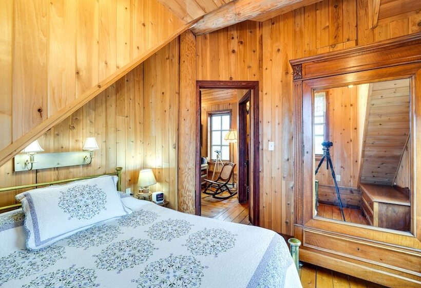 Private Hot Tub: Blue Sky Cabin In Sequim