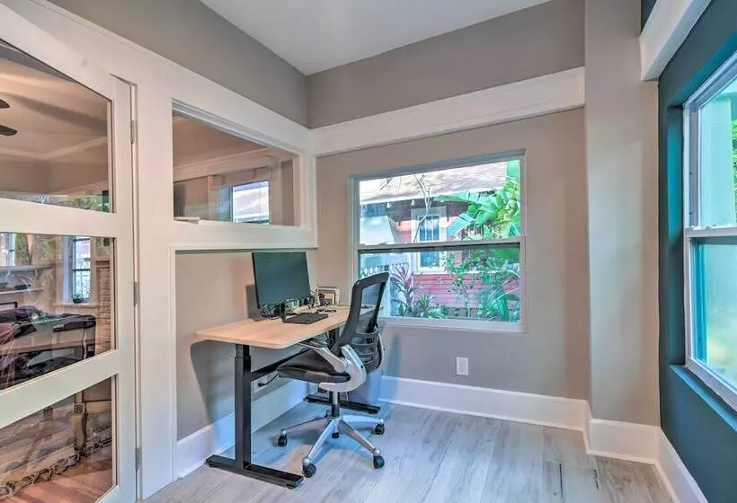 Bright St Petersburg Home W/ Pergola & Garden