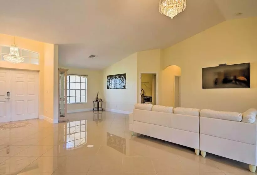 Screened Patio: Canal Front Cape Coral Home