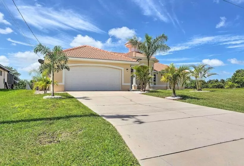 Screened Patio: Canal Front Cape Coral Home