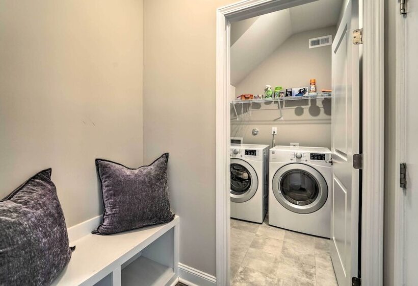 Castle Hayne Retreat: 6 Mi To Dtwn Wilmington