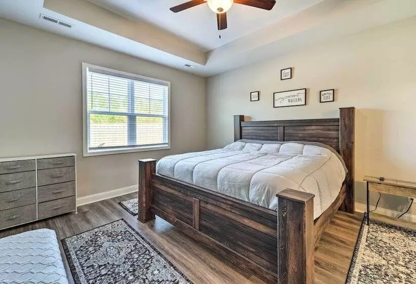 Castle Hayne Retreat: 6 Mi To Dtwn Wilmington