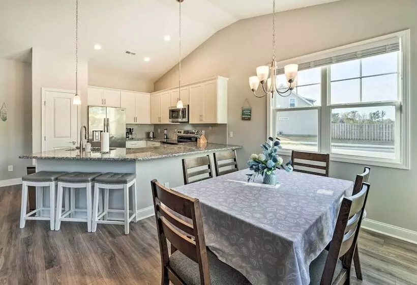 Castle Hayne Retreat: 6 Mi To Dtwn Wilmington