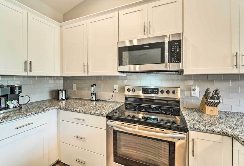 Castle Hayne Retreat: 6 Mi To Dtwn Wilmington