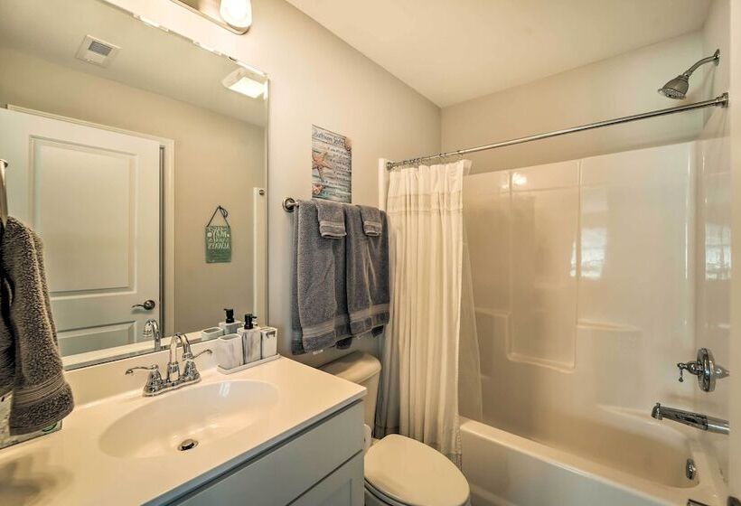 Castle Hayne Retreat: 6 Mi To Dtwn Wilmington