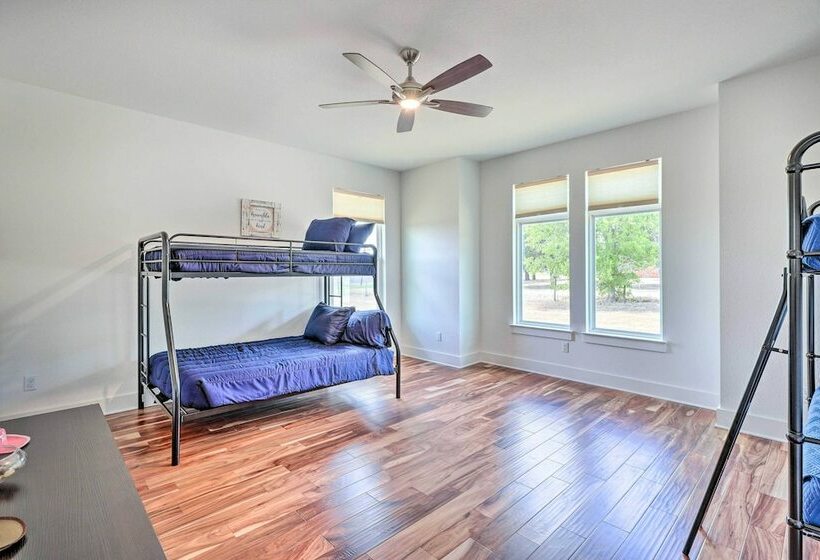 Central Texas Home W/ Rolling Pasture Views!