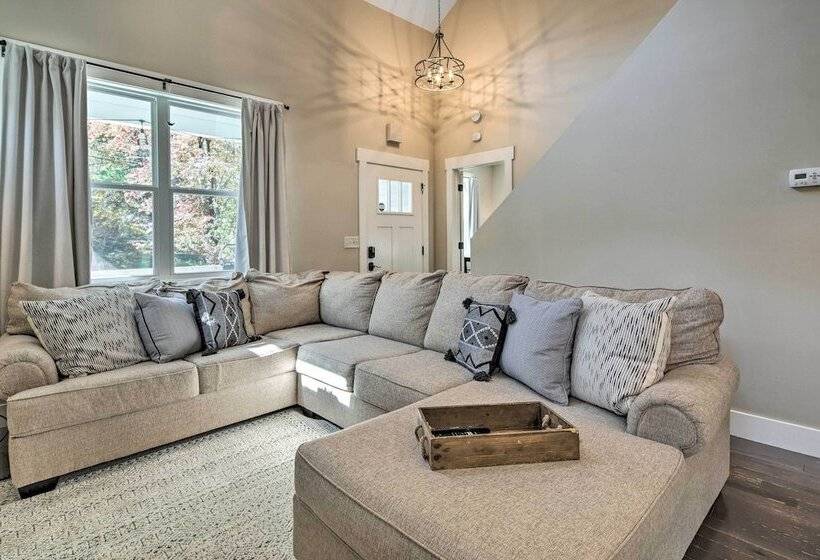 Charming Asheville House W/ Private Hot Tub!