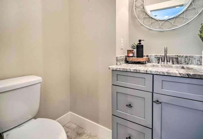 Charming Asheville House W/ Private Hot Tub!