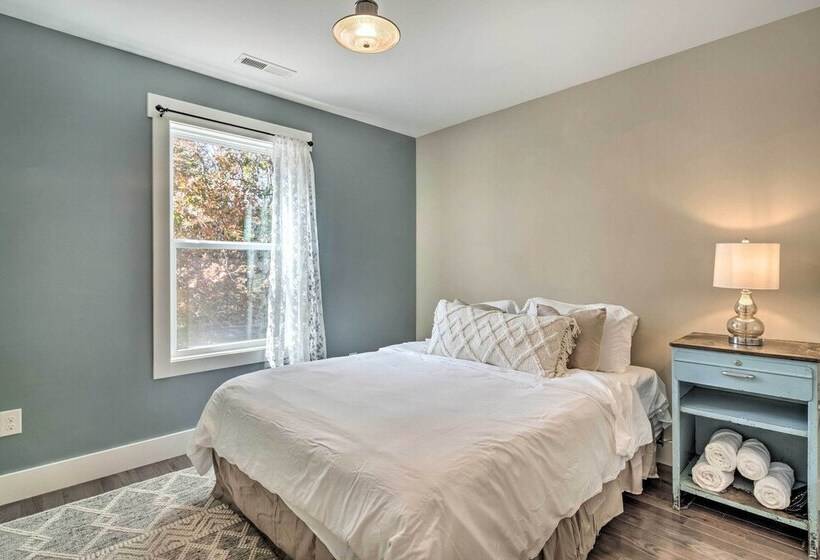 Charming Asheville House W/ Private Hot Tub!