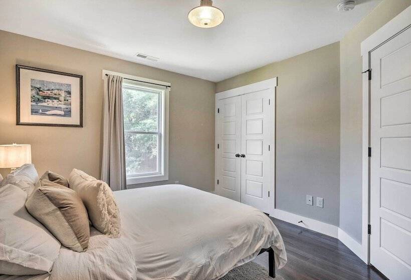 Charming Asheville House W/ Private Hot Tub!